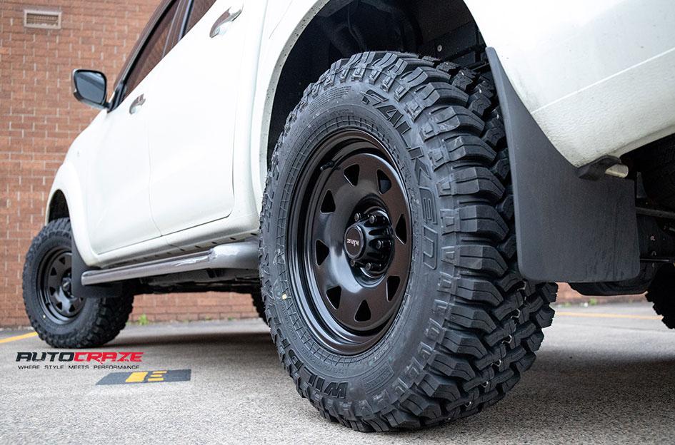 NISSAN-NAVARA-TERRA-SATIN-BLACK